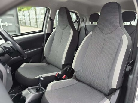 Toyota Aygo 1.0 VVT-i x-play Hatchback 5dr Petrol x-shift Euro 6 (Safety Sense) (71 ps) 50