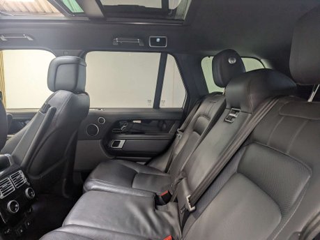 Land Rover Range Rover 3.0 Range Rover Vogue D MHEV Auto 4WD 5dr 39