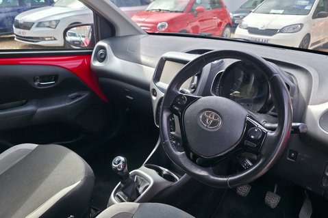Toyota Aygo 1.0 VVT-I X-PLAY FULL SERVICE HISTORY! 9 SERVICES! BLUETOOTH! 5