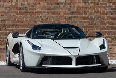 Ferrari LaFerrari Aperta