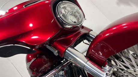 Harley-Davidson Touring 1745 FLHXS Street Glide Special Euro 4 33