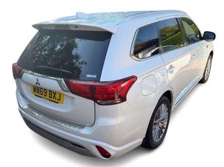 Mitsubishi Outlander 2.4h TwinMotor 13.8kWh Exceed SUV 5dr Petrol Plug-in Hybrid CVT 4WD Euro 6  3