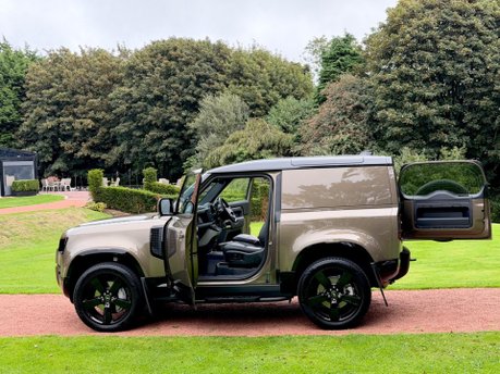 Land Rover Defender HARD TOP X-DYNAMIC HSE 15