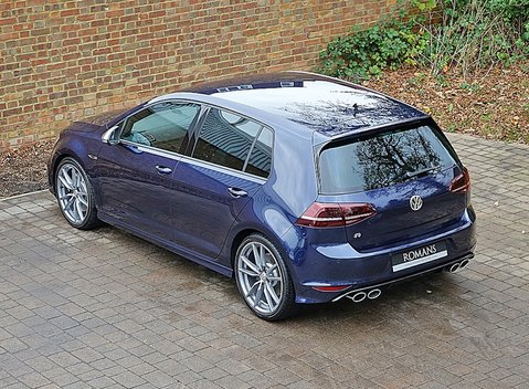 Volkswagen Golf R 9