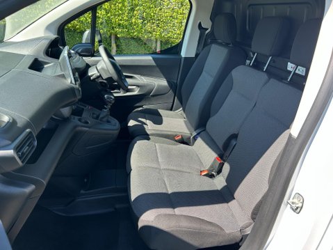 Peugeot Partner 1.5 BlueHDi 1000 Professional Premium + Standard Panel Van SWB Euro 6 (s/s) 11
