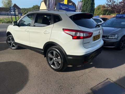 Nissan Qashqai 1.5 dCi N-Connecta 2WD Euro 6 (s/s) 5dr 12