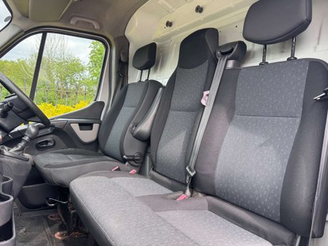 Vauxhall Movano 2.3 Movano F3500 L2H2 CDTi 19
