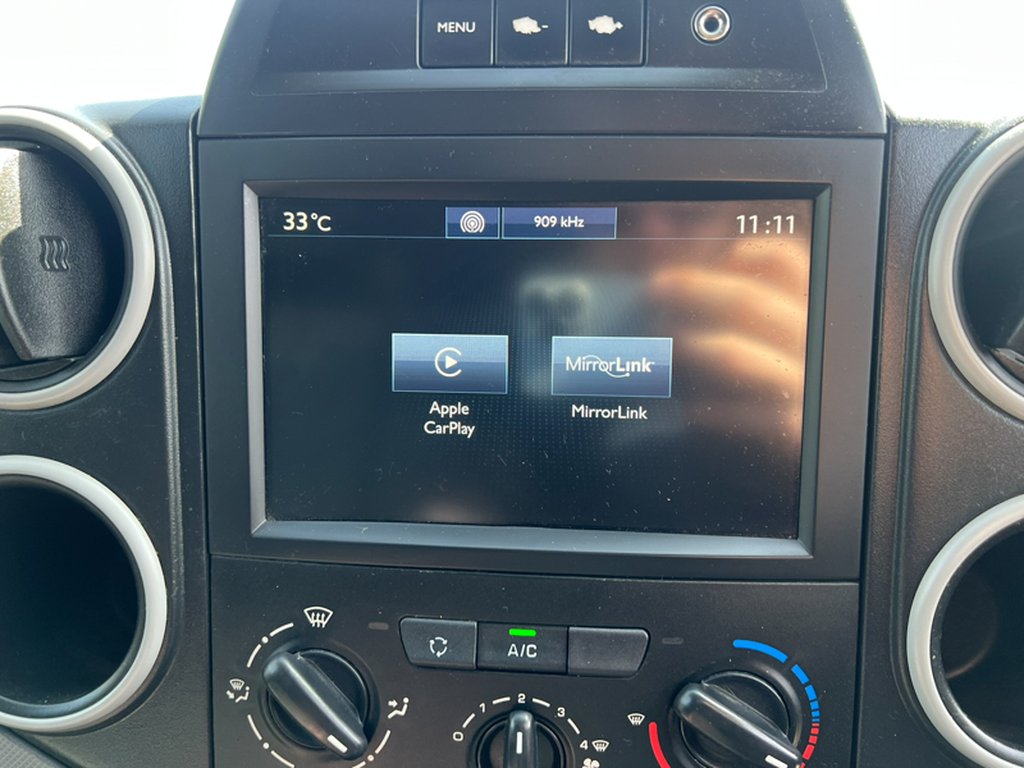 2017 Peugeot PartnerSWB L1H1 Low Roof Professional Air Con EURO 6 NO V — thumbnail 35 of 51
