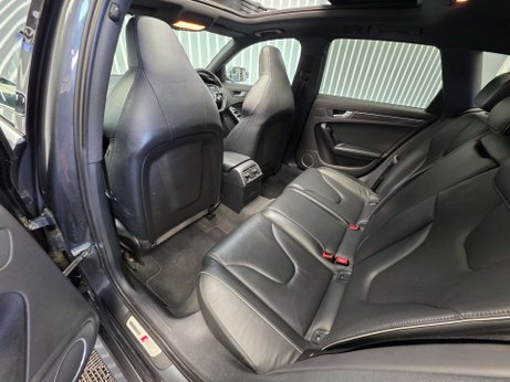 Audi RS4 4.2 FSI V8 Estate 5dr Petrol S Tronic quattro Euro 5 (450 ps) 21