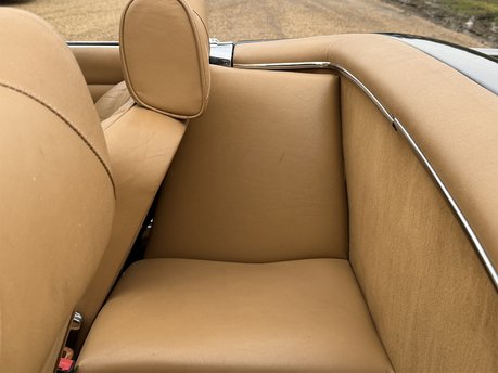 Mercedes-Benz SL Series 280 SL 69