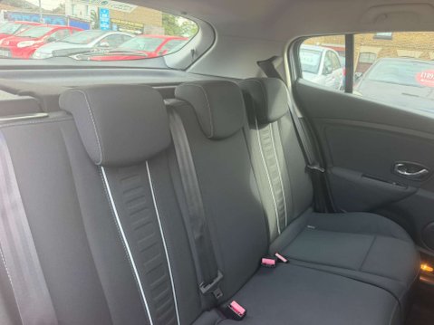 Renault Megane 1.6 16V Dynamique TomTom Hatchback 5dr Petrol Manual Euro 5 (110 ps) 25