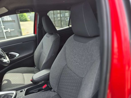 Toyota Yaris Cross 1.5 VVT-h Design SUV 5dr Petrol Hybrid E-CVT Euro 6 (s/s) (116 ps) 34