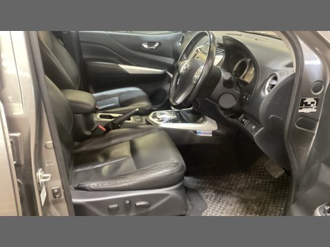 Nissan Navara Tekna | Auto | 2.3 LT | Double Cab | Sensors | Camera | EURO 6 | NO VAT 9