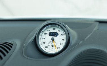 Porsche Cayman GT4 (718) 19