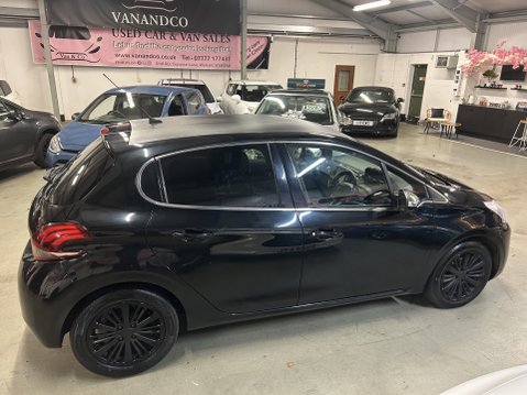 Peugeot 208 ALLURE 6