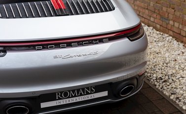 Porsche 911 Carrera 4S (992) 24