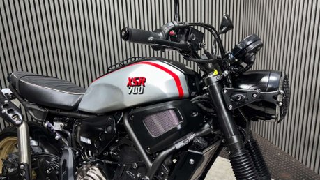 Yamaha XSR700 700 XTRIBUTE 2020 ONLY 5K AKRAPOVIC EXHAUST MODERN RETRO A2 25