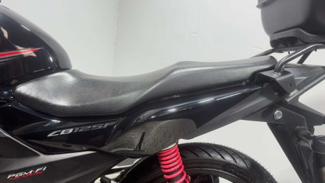 Honda CB GLR 125 2019 ONLY 10K NEW MOTSERVICED 125CC LEARNER BIKE CBF125 37