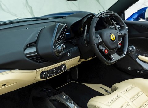 Ferrari 488 Spider 17