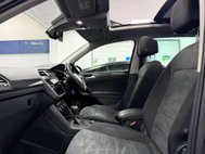 Volkswagen Tiguan 2.0 TSI SEL SUV 5dr Petrol DSG 4Motion Euro 6 (s/s) (180 ps) 6