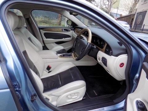 Jaguar XJR 4.2 V8 Supercharged 12