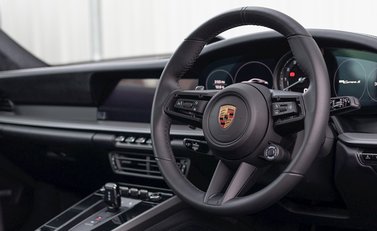 Porsche 911 Carrera S (992) 11