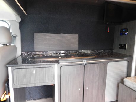 Renault Trafic 2 BERTH VANLIFE CAMPER CONVERSION 2.0 DCI 17