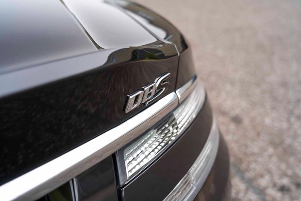 Aston Martin DBS V12 VOLANTE. FULL ASH. CARBON EXT. CERAMIC BRAKES. BANG & OLUFSEN. 3