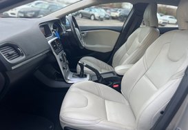Volvo V40 2.0 T3 INSCRIPTION 29