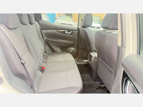 Nissan Qashqai 1.2 Qashqai N-Connecta DiG-T CVT 5dr 8