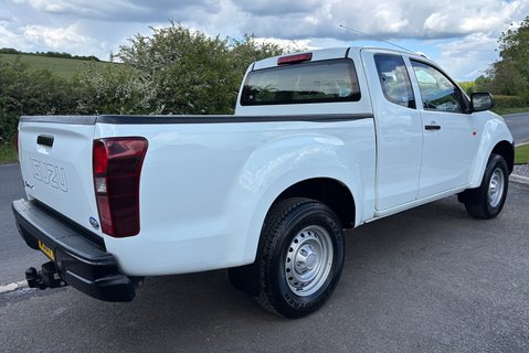 Isuzu D-Max Extended Cab 1.9 4x4 Pickup 2