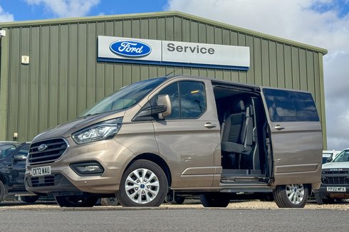 Ford Transit Custom Crew Cab SWB L1H1 Low Roof Limited 300 Air Con Alloys Sensors Cam EURO 6 NO
