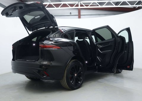 Jaguar F-Pace 2.0 P400e 17.1kWh R-Dynamic Black SUV 5dr Petrol Plug-in Hybrid Auto AWD Eu 61