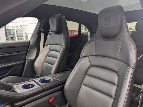 Porsche Taycan 4 CROSS TURISMO 15