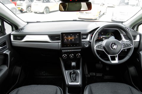 Renault Captur TECHNO E-TECH 3