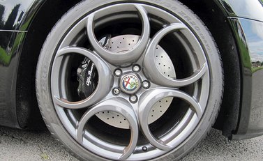 Alfa Romeo 8C Competizione 7