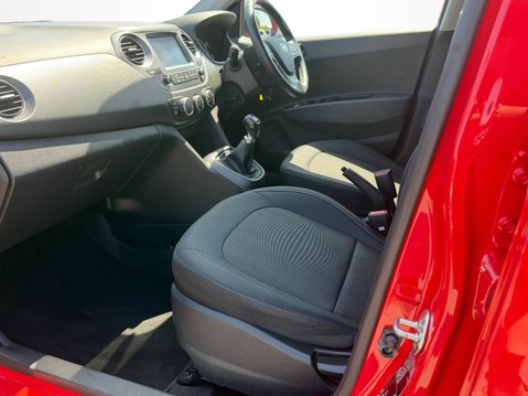 Hyundai i10 1.0 Play 5dr 2