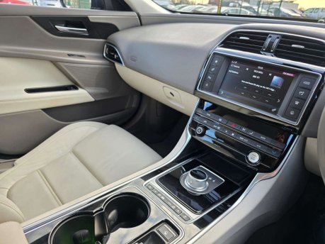 Jaguar XE 2.0d Prestige Auto Euro 6 (s/s) 4dr 26
