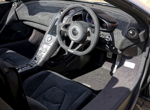 McLaren 675 LT Spider 10