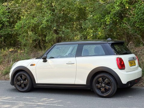 Mini Hatch 1.5 Cooper D 3dr 24