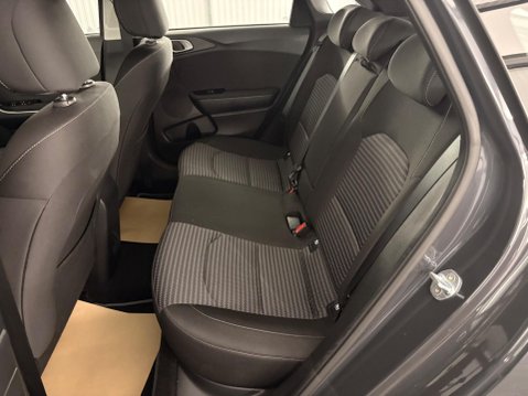 Kia Ceed 1.5 T-GDi 2 Euro 6 (s/s) 5dr Non-ADAP 7