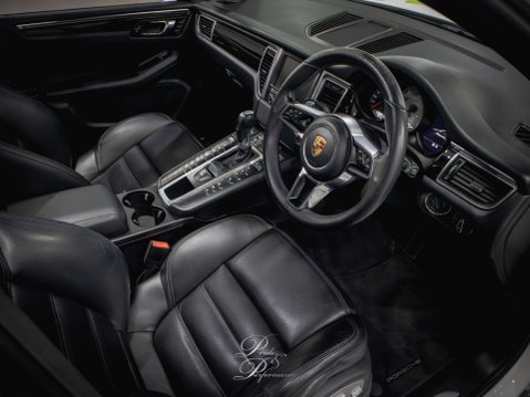 Porsche Macan 3.0 Macan S D Semi-Auto 4WD 5dr 2