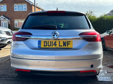 Vauxhall Insignia 2.0 CDTi ecoFLEX SRi Nav Sports Tourer Euro 5 (s/s) 5dr 4