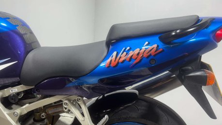 Kawasaki ZX ZX9R 2000 ONLY 6K 1 OWNER RUNNING PROJECT BIKE SPORT BIKE 28