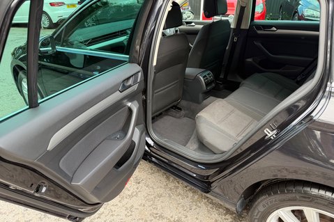 Volkswagen Passat SE BUSINESS TDI BMT DSG - £35 ROAD TAX -ULEZ READY -ADAPTIVE CRUISE CONTROL 29