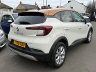 Renault Captur ICONIC TCE EDC 9