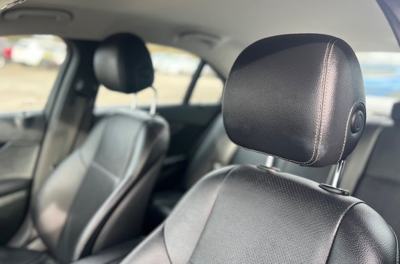 Mercedes-Benz C Class C200 SE PETROL 4 Door 24