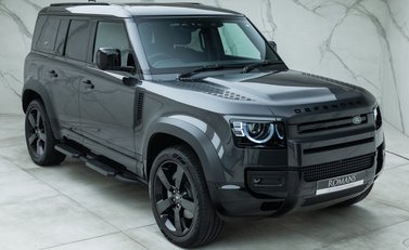 Land Rover Defender 110 D300 X-Dynamic HSE 8