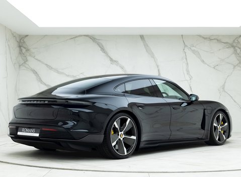 Porsche Taycan Turbo S 7