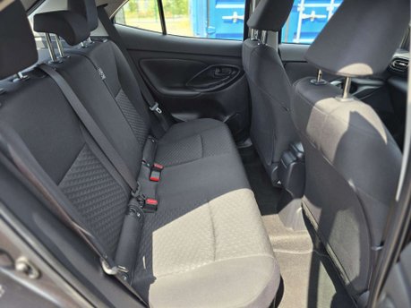 Toyota Yaris Cross 1.5 VVT-h Icon SUV 5dr Petrol Hybrid E-CVT Euro 6 (s/s) (116 ps) 18